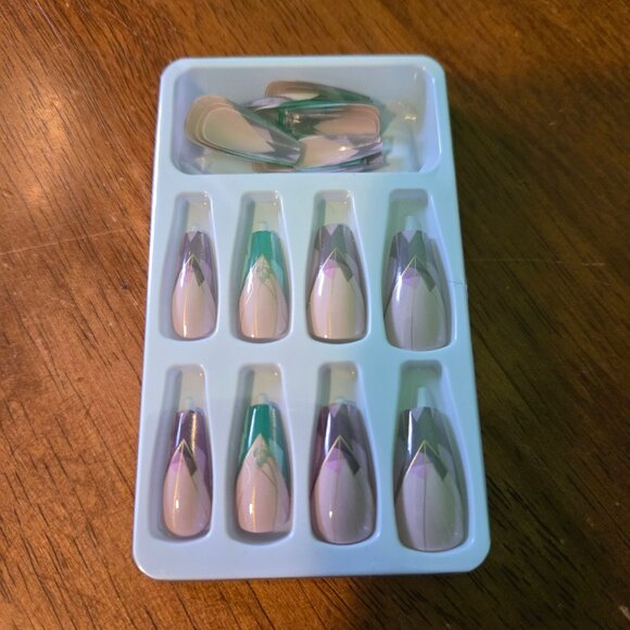 24pc Reusable Press-On Nails Set With Elegant Designs Lot - Picture 5 of 6